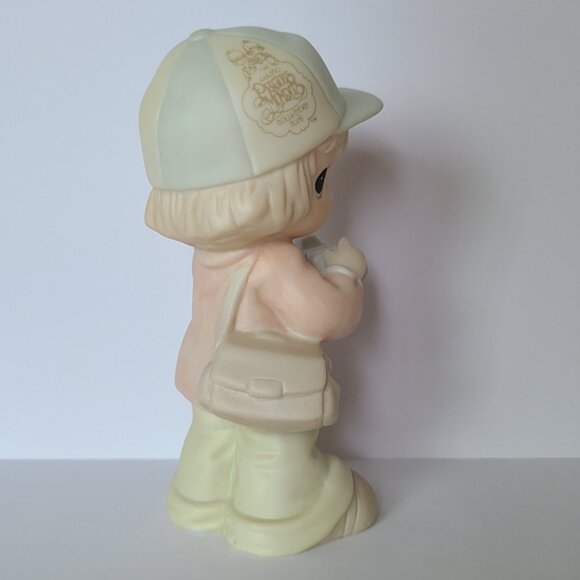 Precious Moments Collectors Club Girl Camera Photography Collectible Figurine - Picture 7 of 10